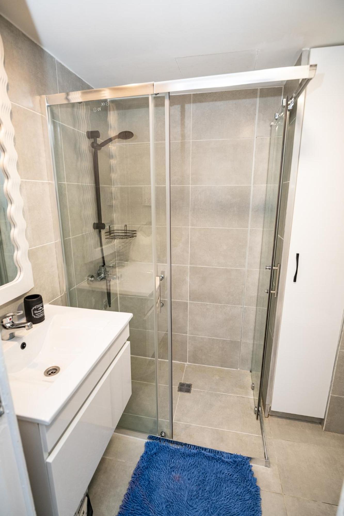 Lazuli Sea View Beachfront Ap 21 لارنكا المظهر الخارجي الصورة