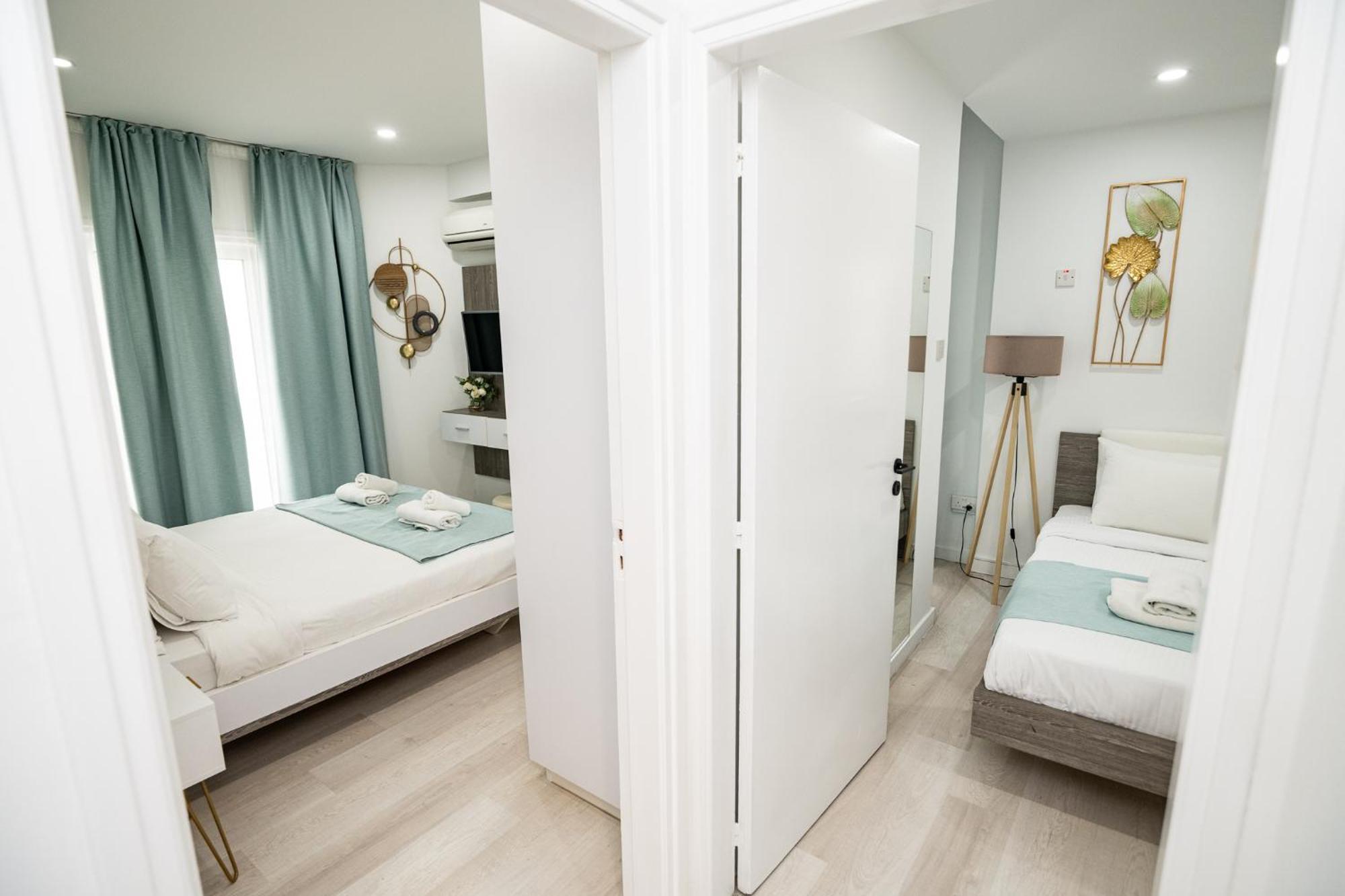Lazuli Sea View Beachfront Ap 21 لارنكا المظهر الخارجي الصورة