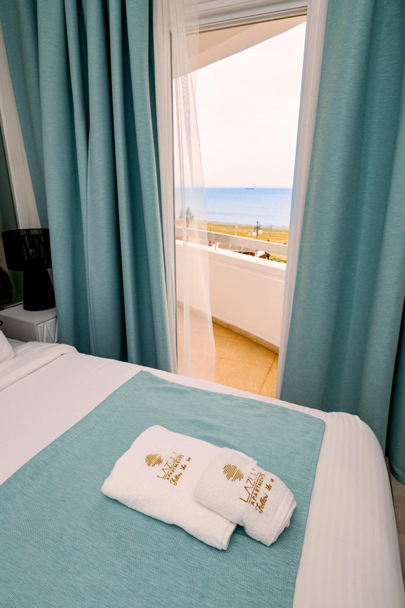 Lazuli Sea View Beachfront Ap 21 لارنكا المظهر الخارجي الصورة