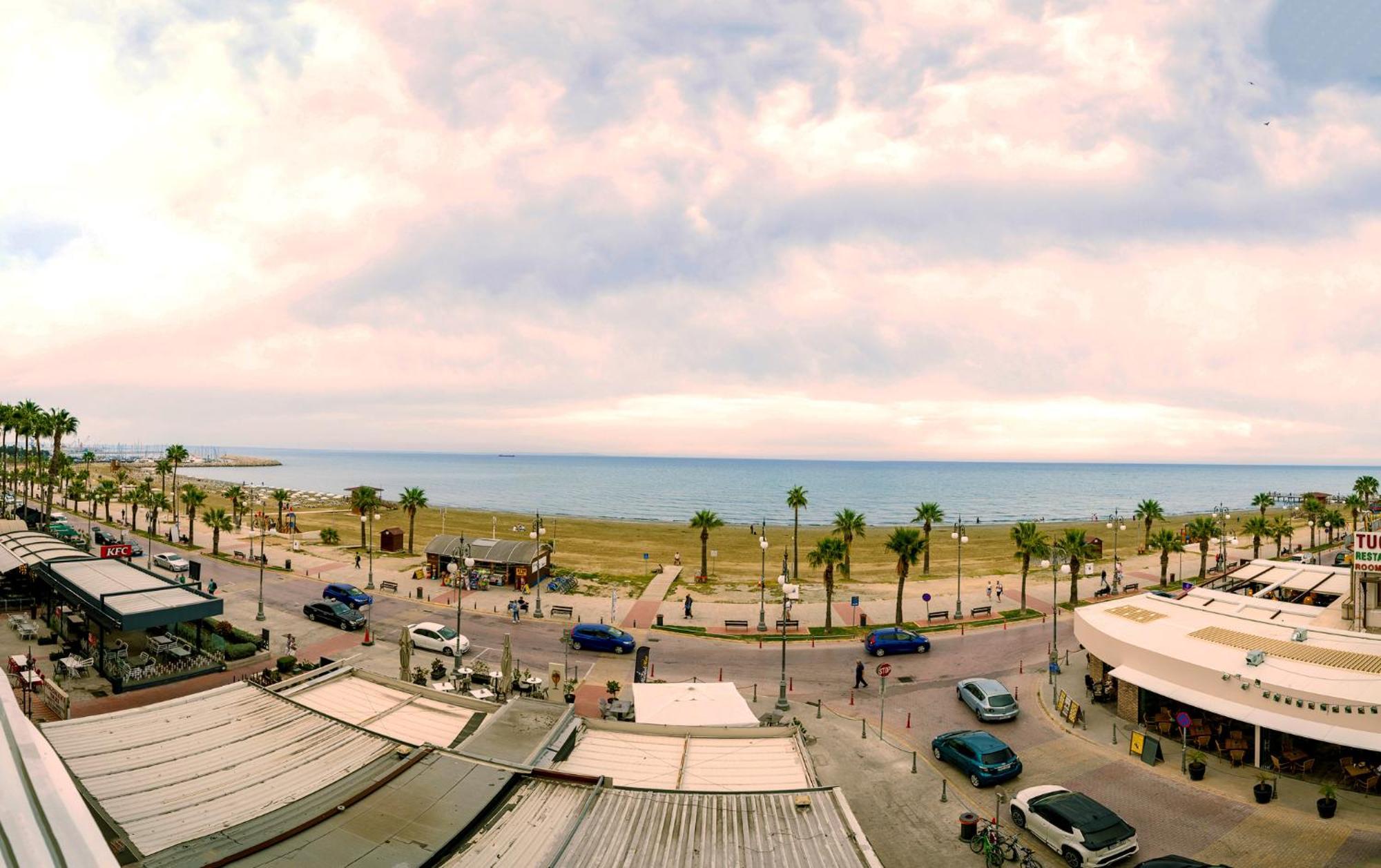 Lazuli Sea View Beachfront Ap 21 لارنكا المظهر الخارجي الصورة