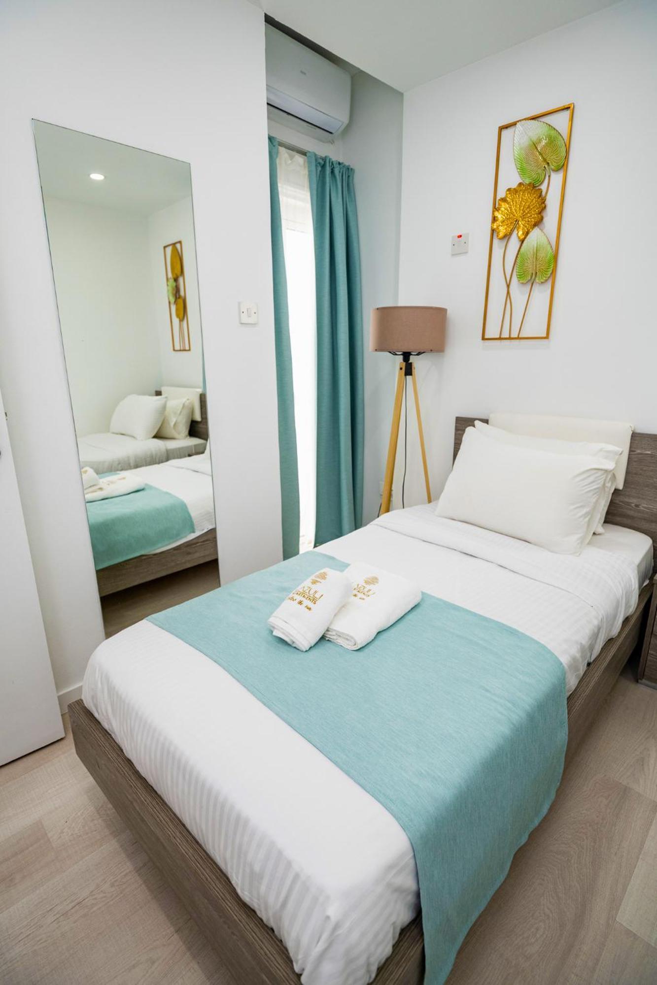 Lazuli Sea View Beachfront Ap 21 لارنكا المظهر الخارجي الصورة
