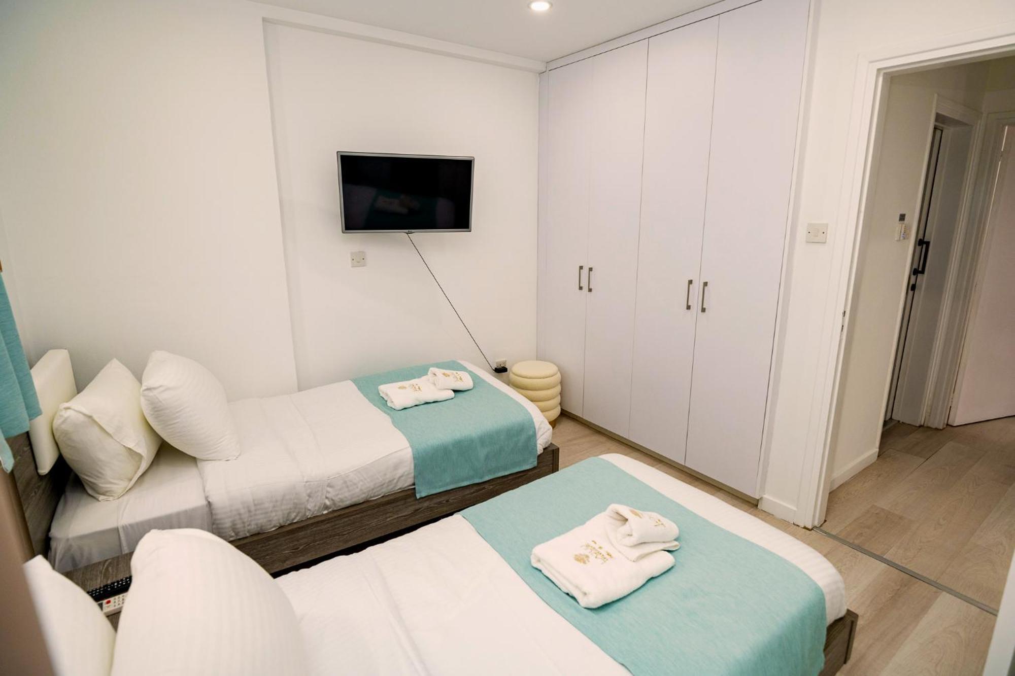 Lazuli Sea View Beachfront Ap 21 لارنكا المظهر الخارجي الصورة