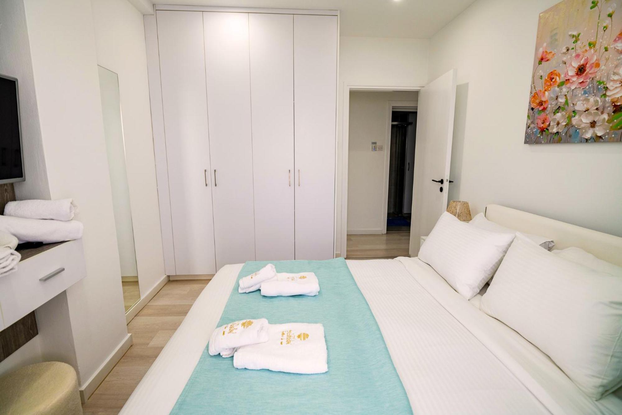 Lazuli Sea View Beachfront Ap 21 لارنكا المظهر الخارجي الصورة